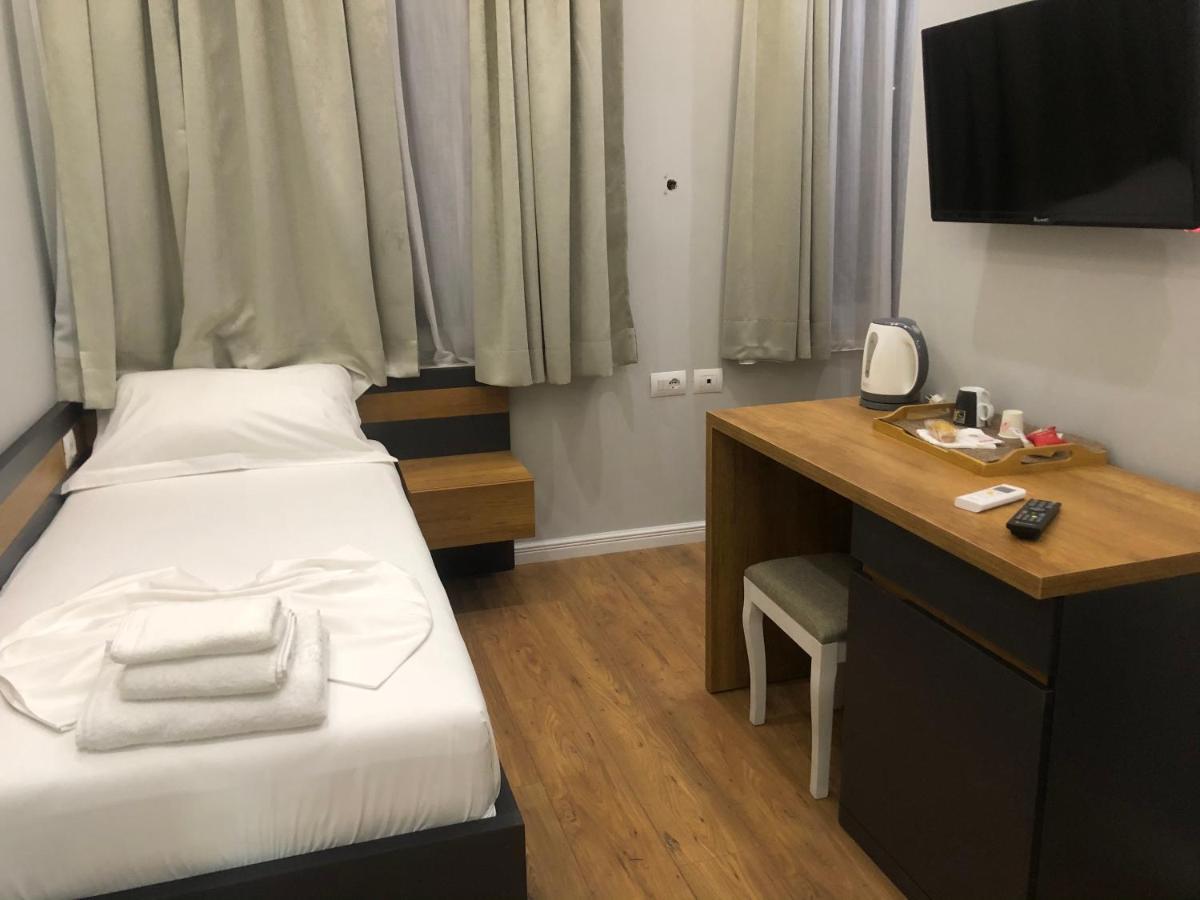 Andys Rooms Hotel Tiran Dış mekan fotoğraf